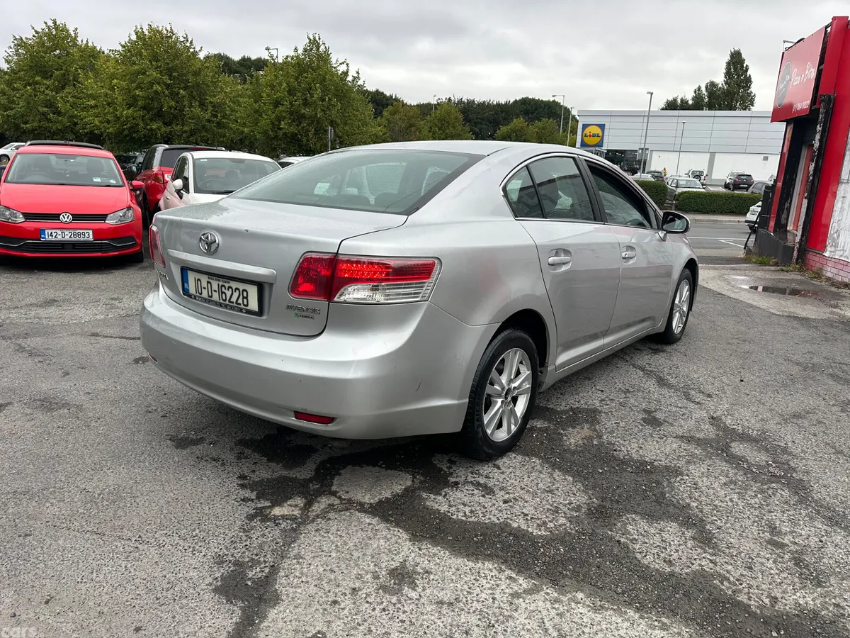 Toyota Avensis Saloon, Diesel, 2010, Silver