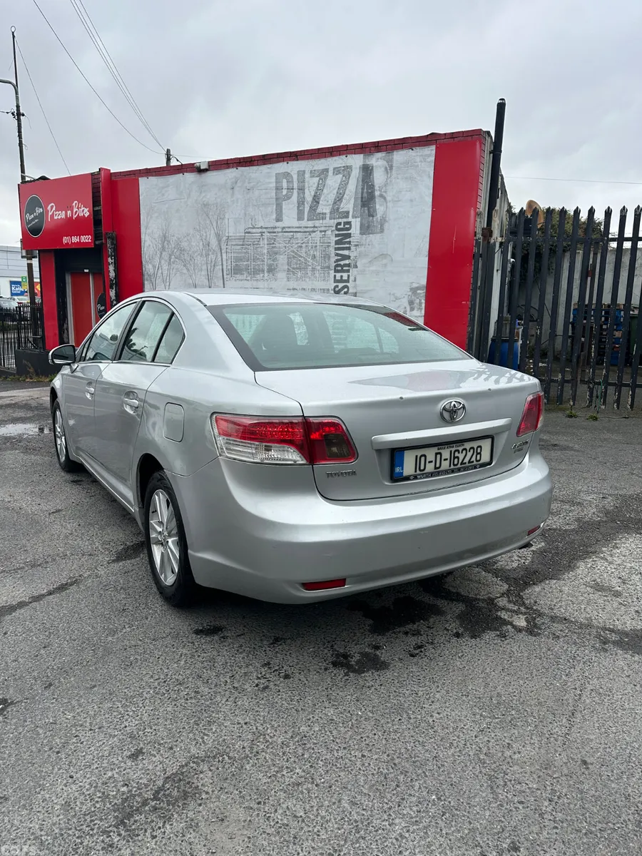 Toyota Avensis Saloon, Diesel, 2010, Silver