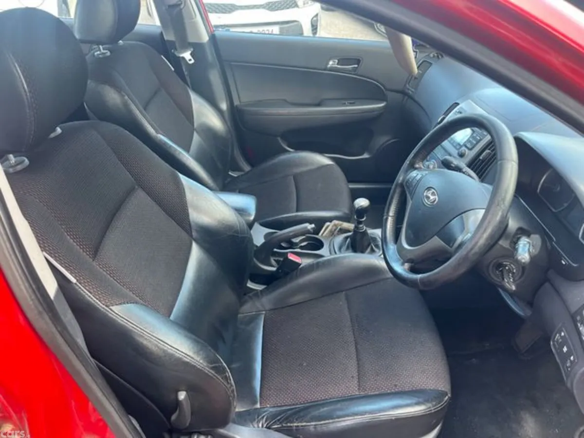 Hyundai i30 Hatchback, Diesel, 2011, Red