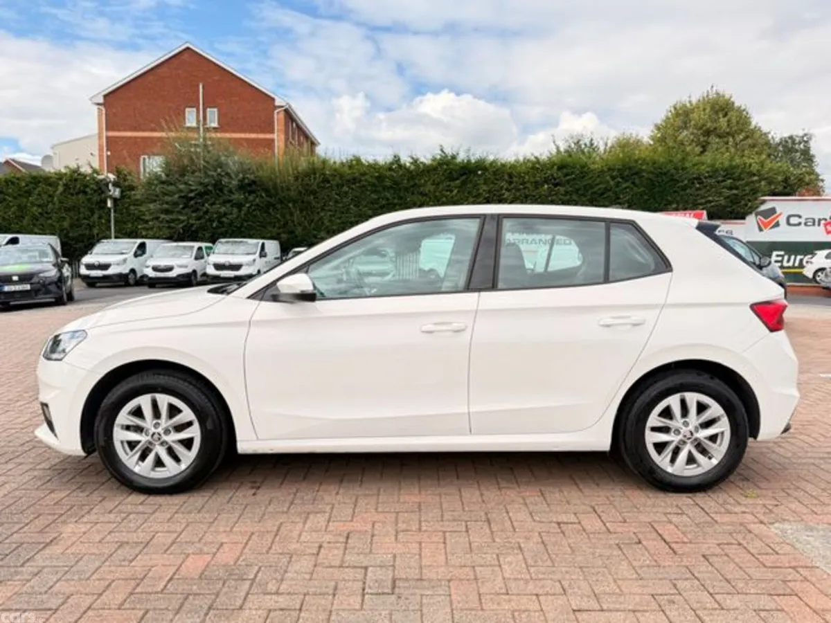 Skoda Fabia Hatchback, Petrol, 2023, White