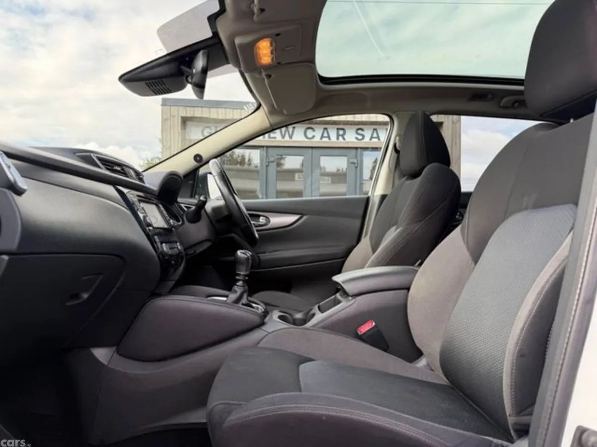 Nissan Qashqai SUV, Diesel, 2019, White