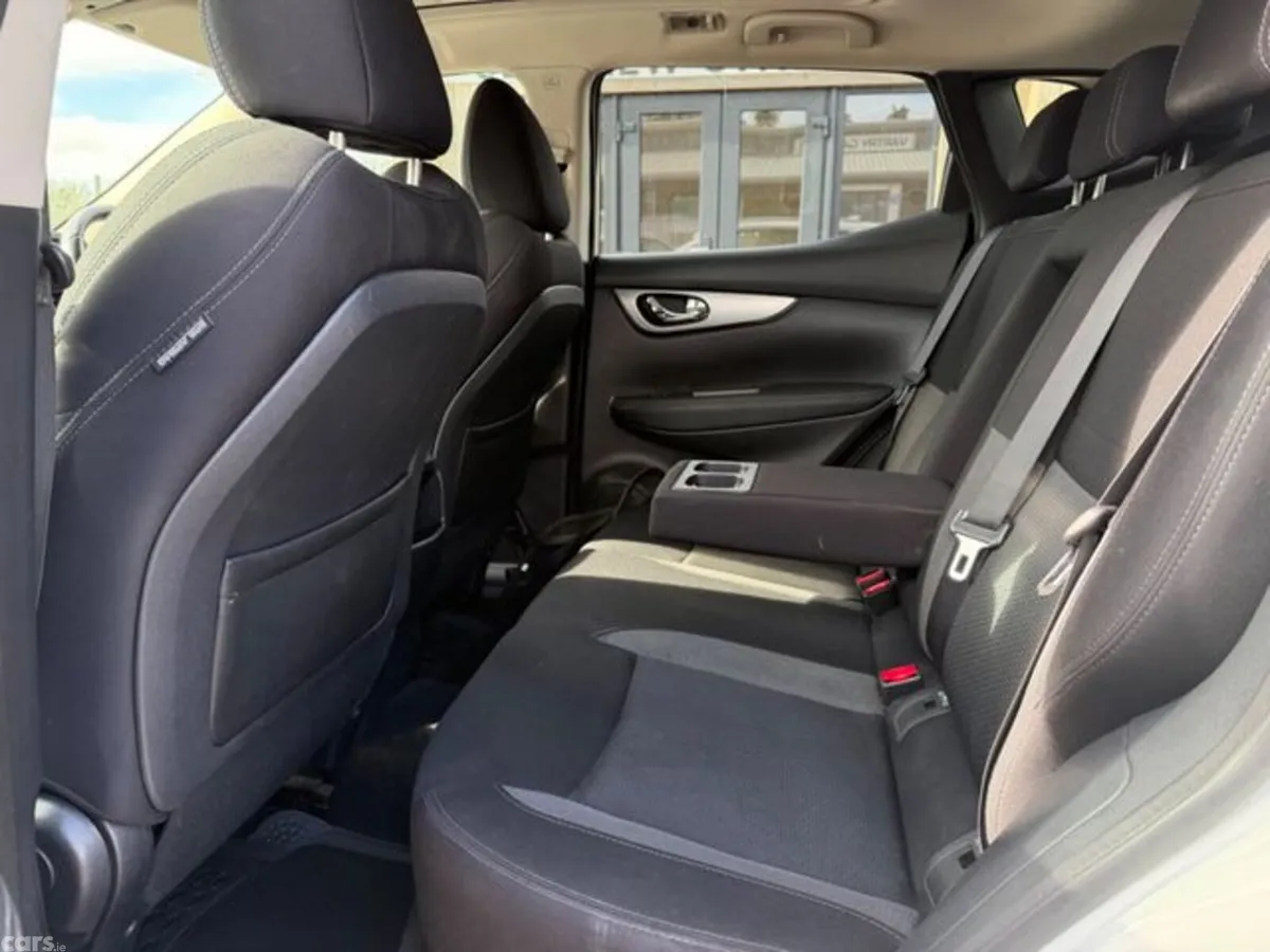 Nissan Qashqai SUV, Diesel, 2019, White