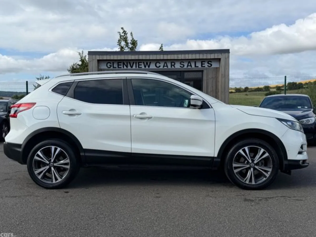 Nissan Qashqai SUV, Diesel, 2019, White