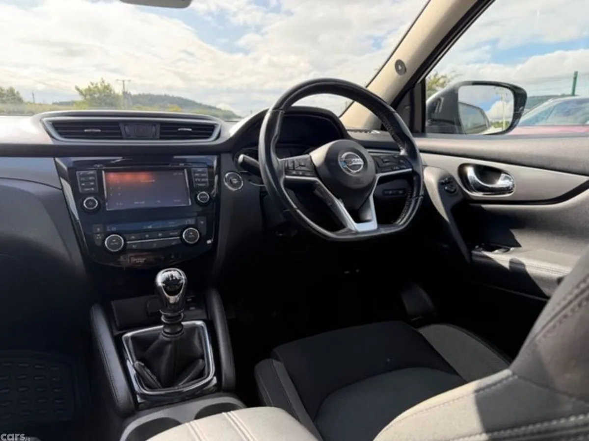 Nissan Qashqai SUV, Diesel, 2019, White