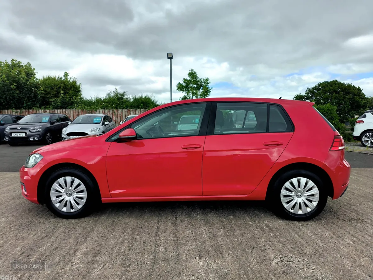 Volkswagen Golf Hatchback, Petrol, 2017, Red