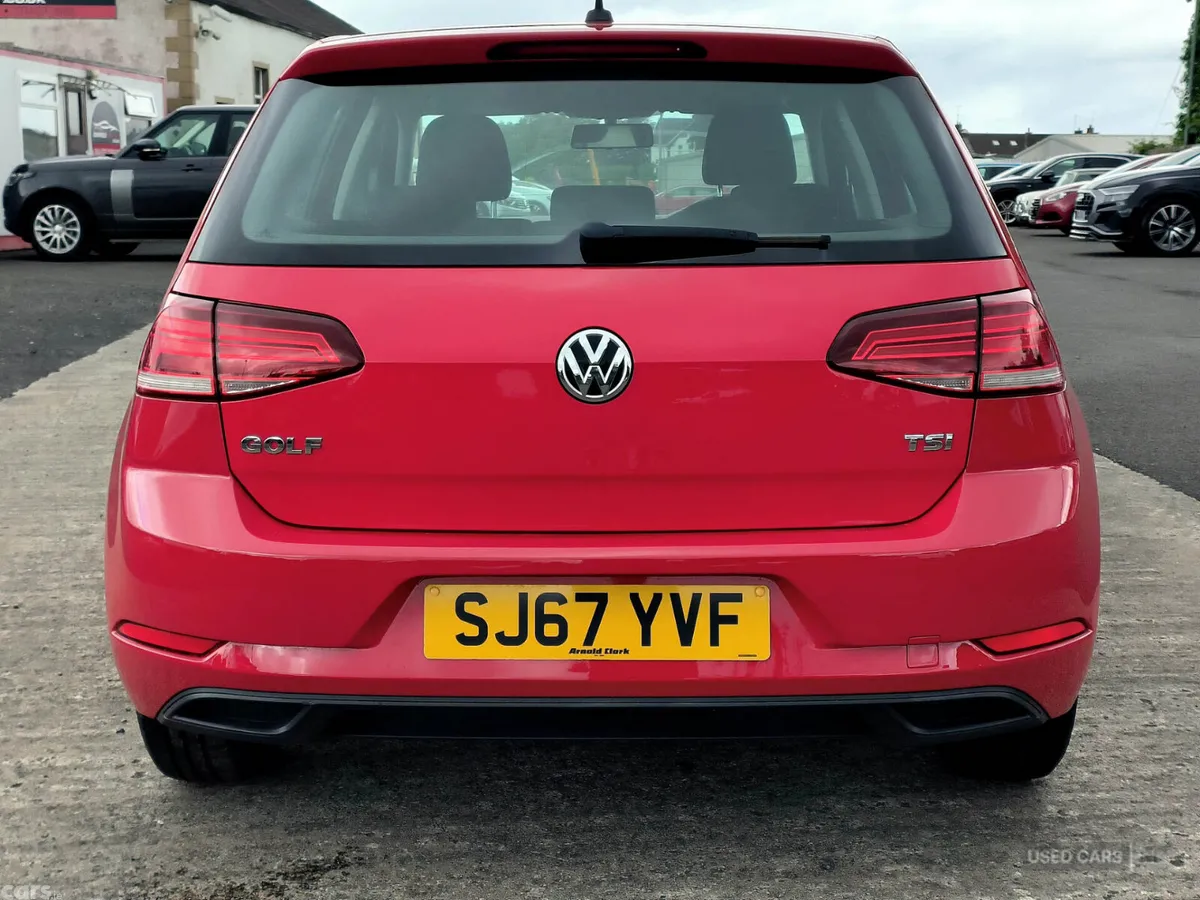 Volkswagen Golf Hatchback, Petrol, 2017, Red