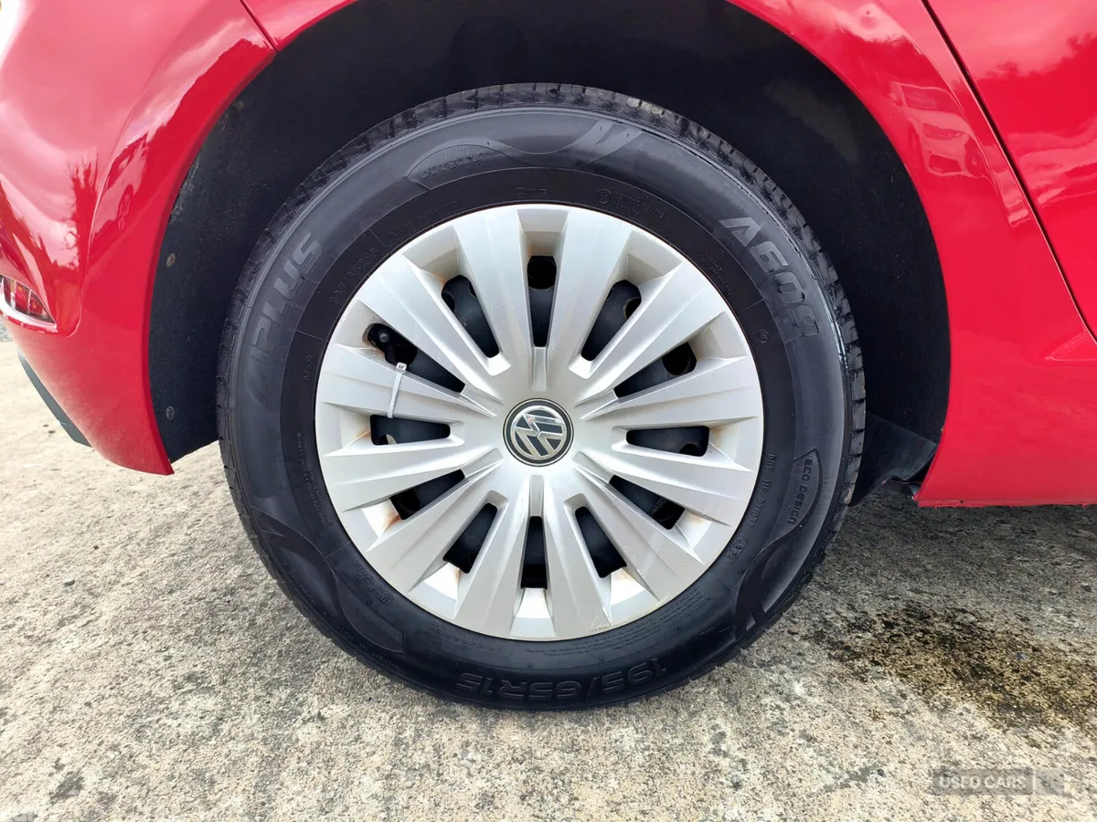 Volkswagen Golf Hatchback, Petrol, 2017, Red