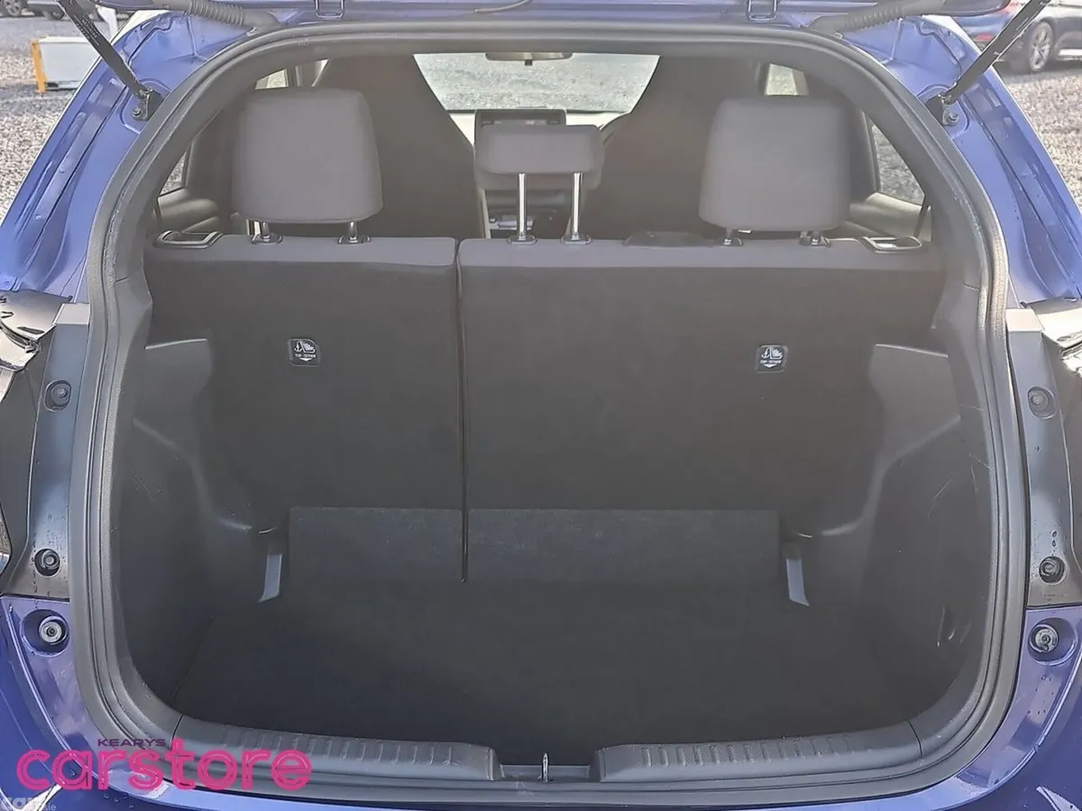 Toyota Yaris Hatchback, Petrol Hybrid, 2022, Blue