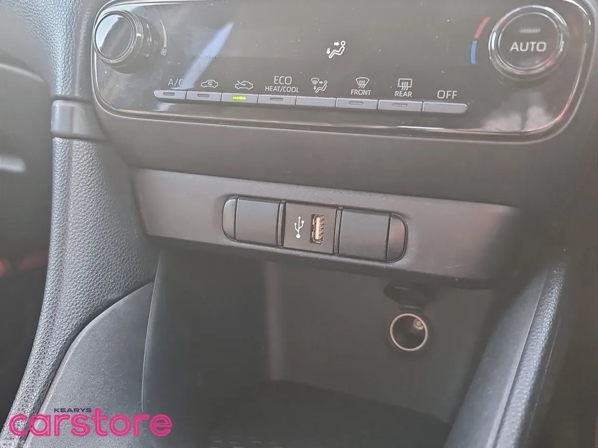 Toyota Yaris Hatchback, Petrol Hybrid, 2022, Blue