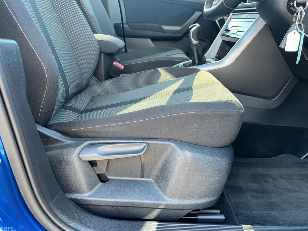 Volkswagen T-Roc SUV, Petrol, 2023, Blue