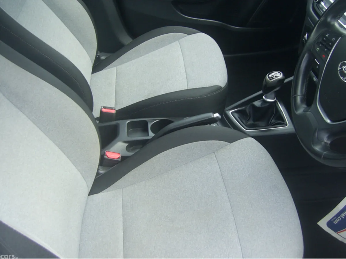 Hyundai i20 Hatchback, Diesel, 2015, Blue