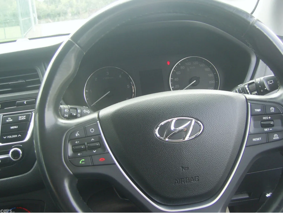 Hyundai i20 Hatchback, Diesel, 2015, Blue