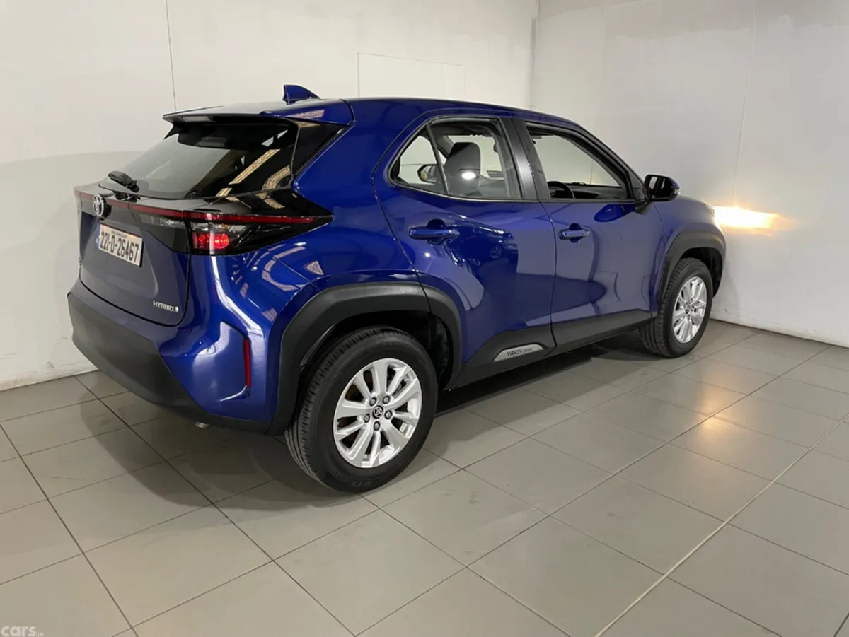 Toyota Yaris Cross SUV, Petrol Hybrid, 2022, Blue