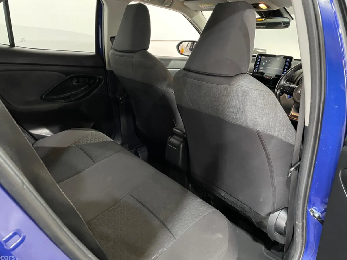 Toyota Yaris Cross SUV, Petrol Hybrid, 2022, Blue