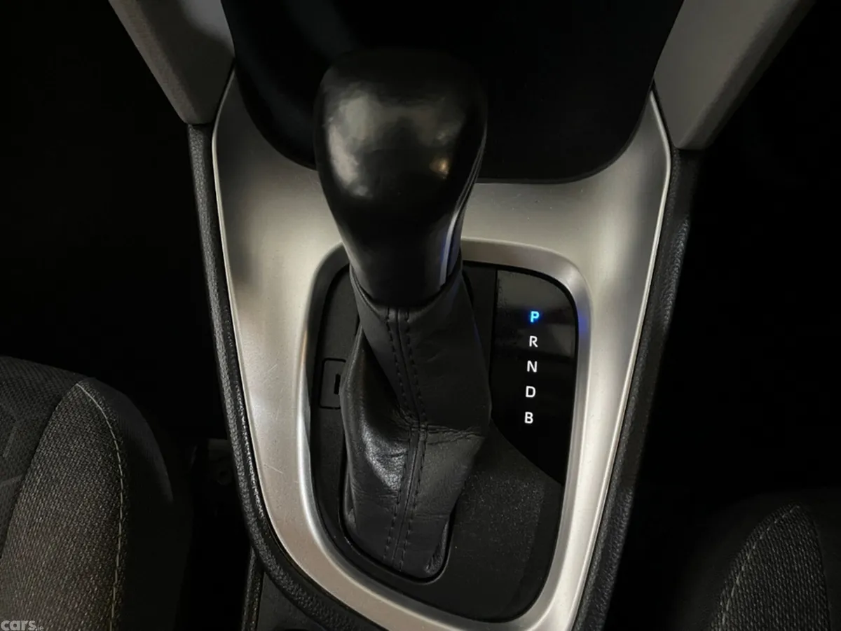 Toyota Yaris Cross SUV, Petrol Hybrid, 2022, Blue