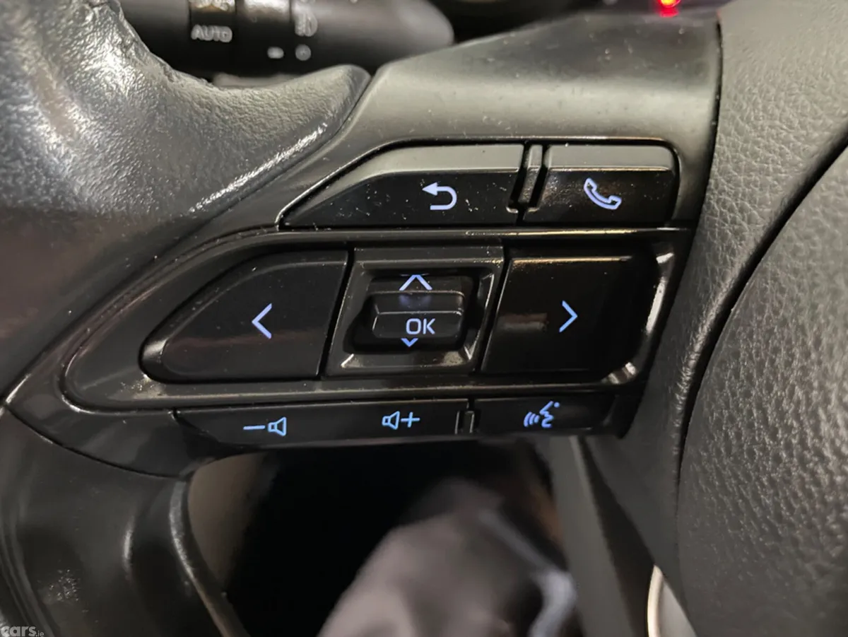 Toyota Yaris Cross SUV, Petrol Hybrid, 2022, Blue