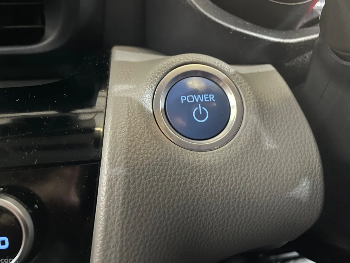 Toyota Yaris Cross SUV, Petrol Hybrid, 2022, Blue