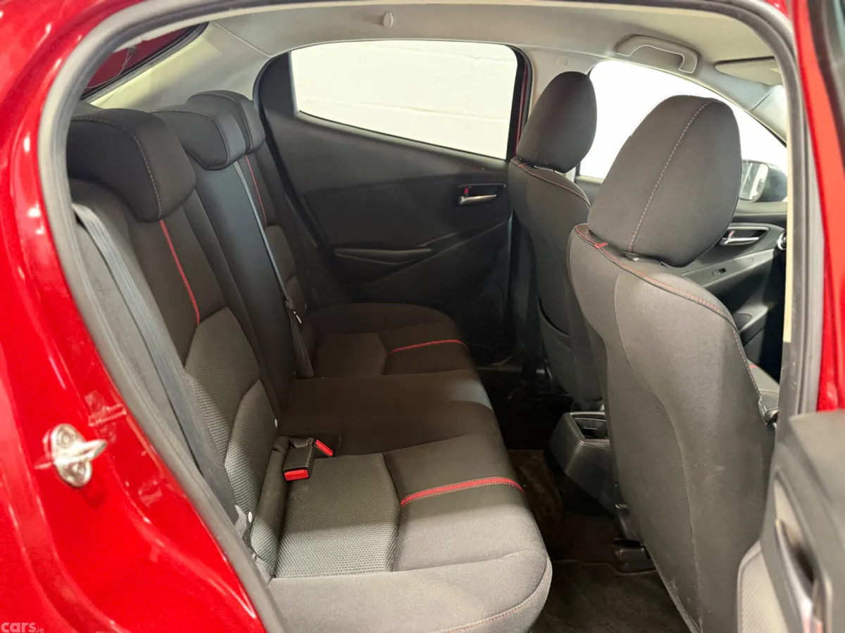 Mazda Demio MPV, Diesel, 2015, Red