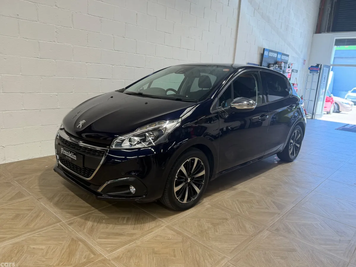 Peugeot 208 Hatchback, Petrol, 2018, Blue