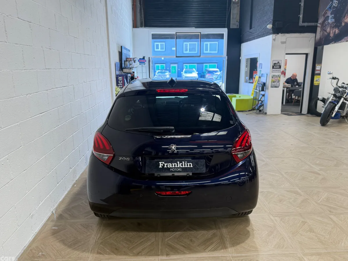 Peugeot 208 Hatchback, Petrol, 2018, Blue