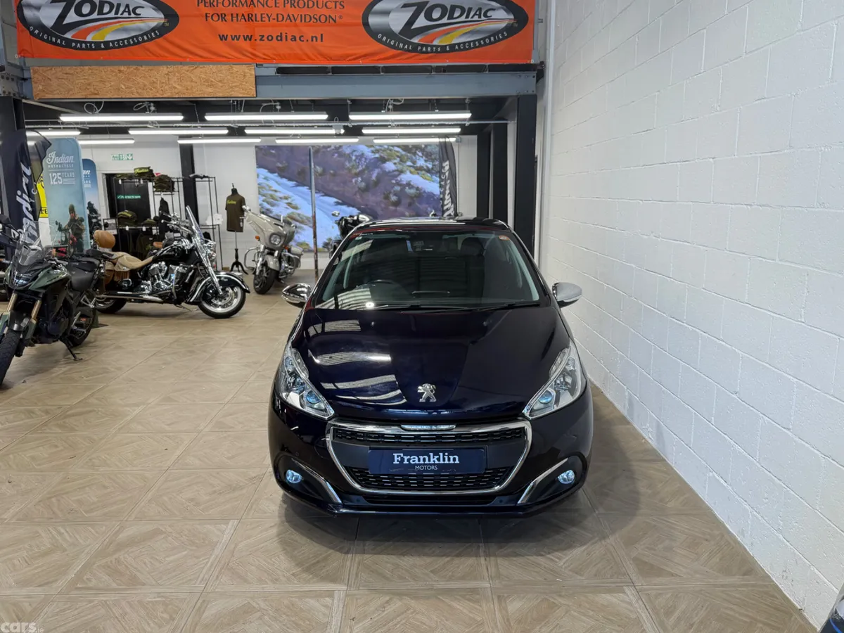 Peugeot 208 Hatchback, Petrol, 2018, Blue