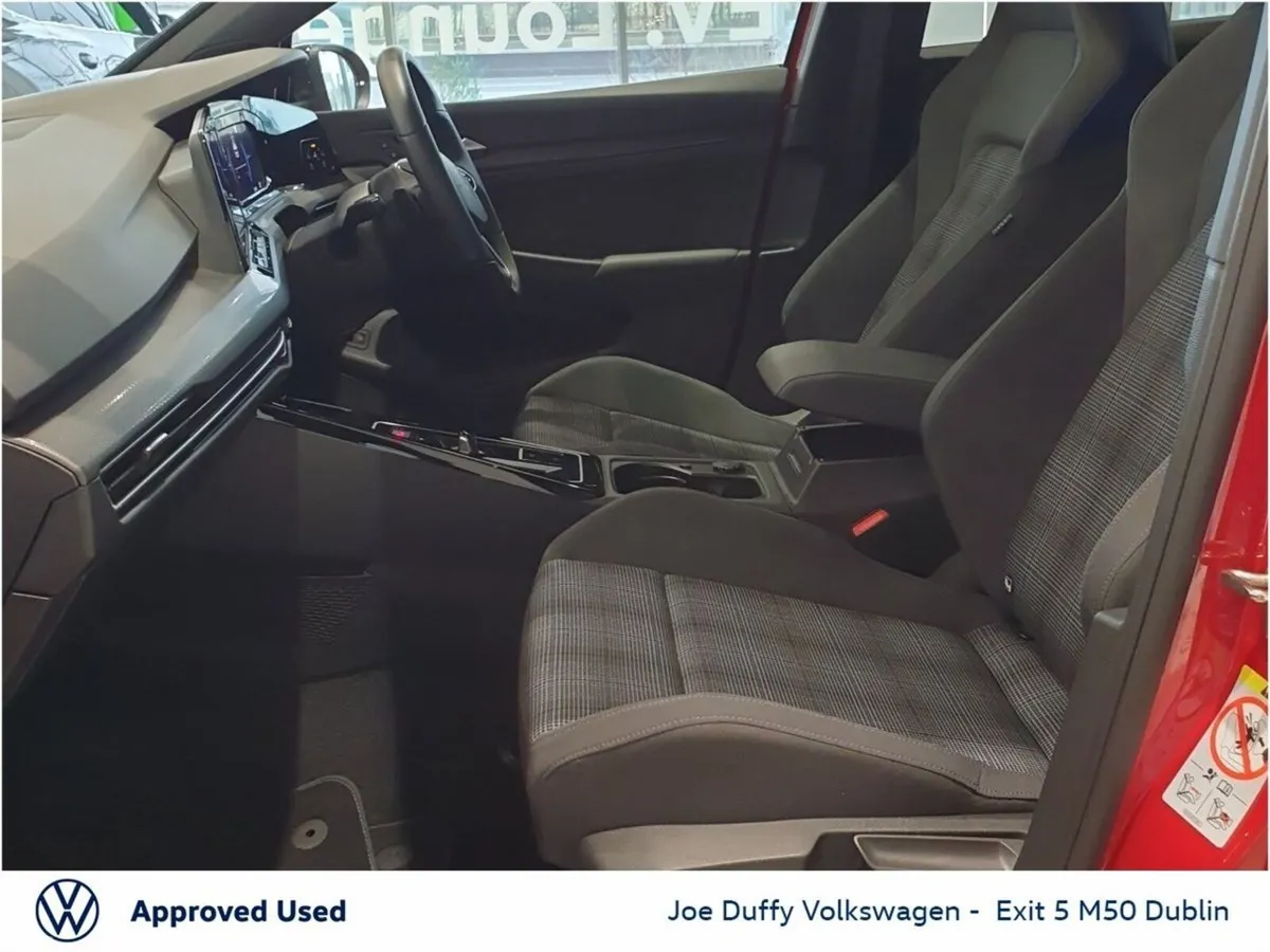 Volkswagen Golf Estate, Petrol Plug-in Hybrid, 2023, Red