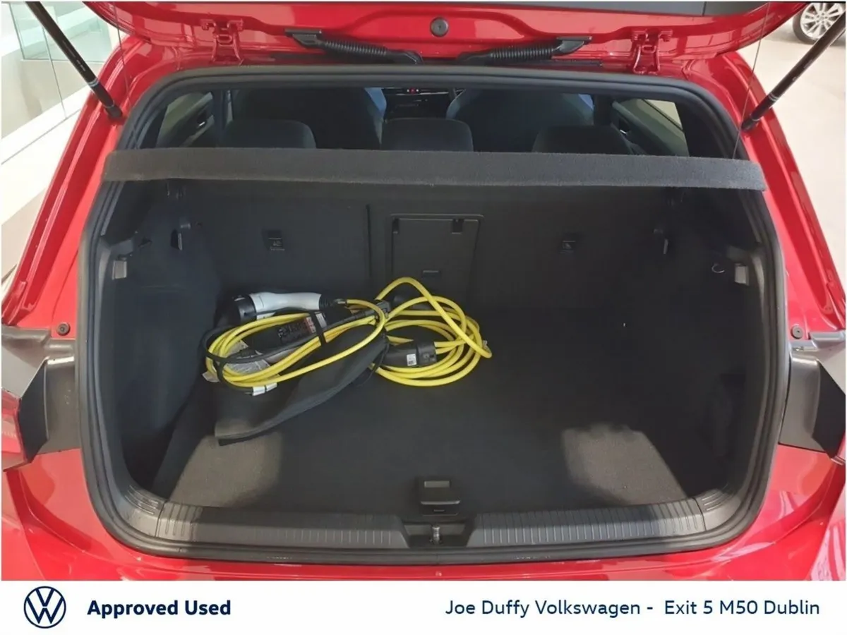 Volkswagen Golf Estate, Petrol Plug-in Hybrid, 2023, Red