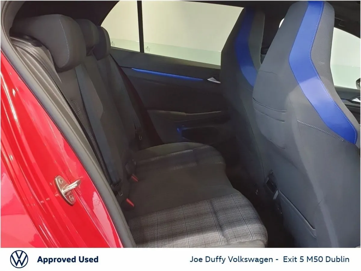 Volkswagen Golf Estate, Petrol Plug-in Hybrid, 2023, Red