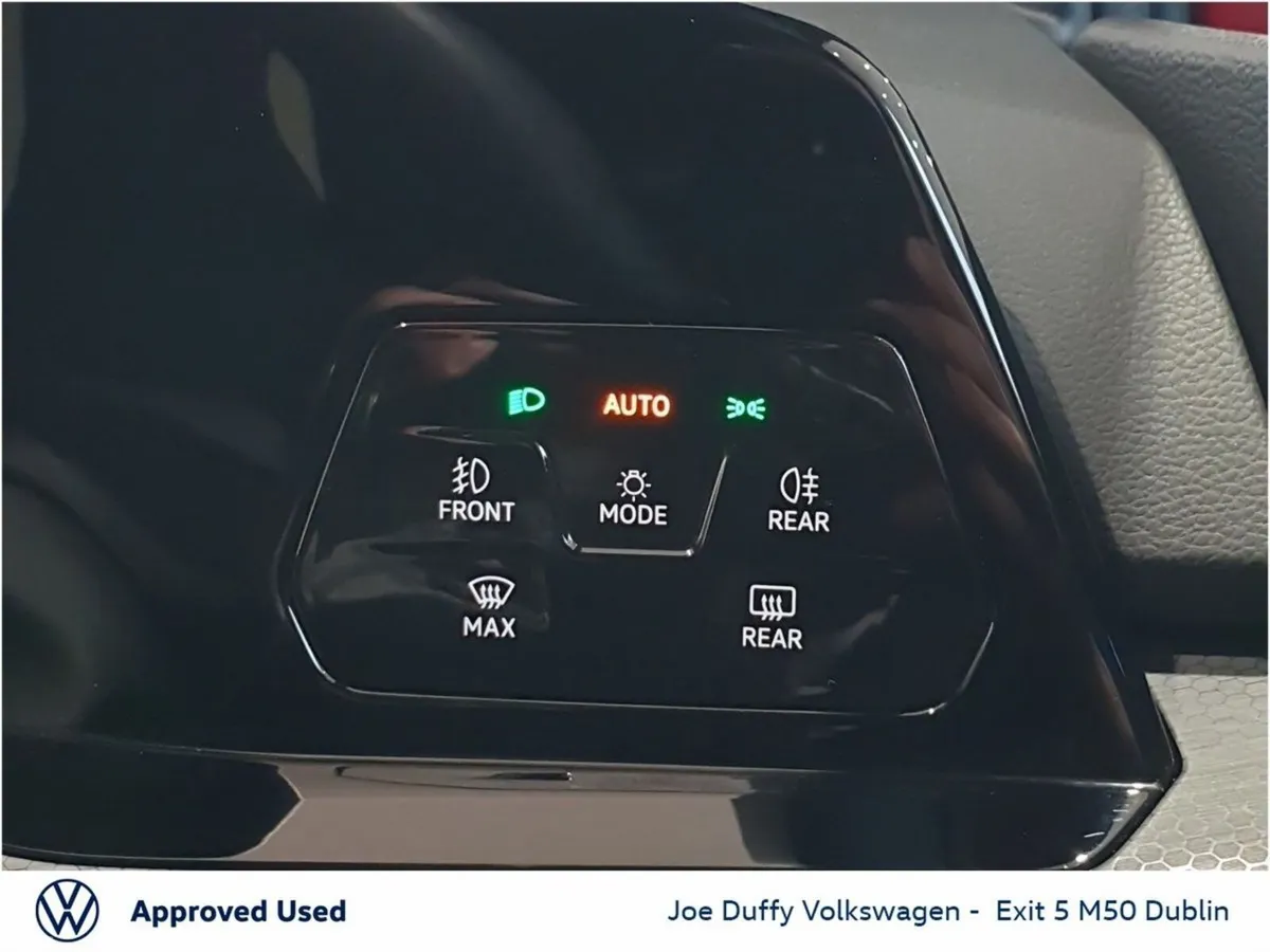 Volkswagen Golf Estate, Petrol Plug-in Hybrid, 2023, Red