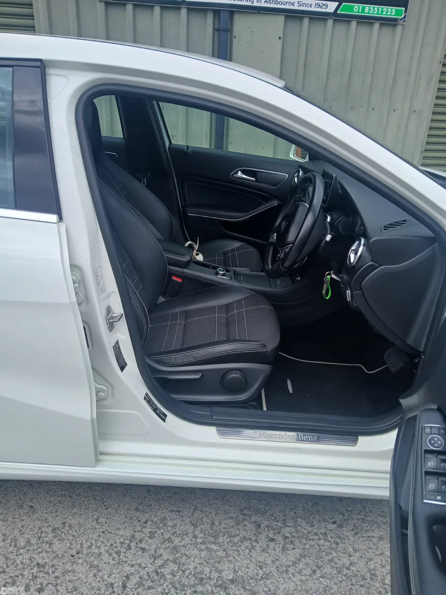 Mercedes-Benz A-Class Hatchback, Diesel, 2013, White