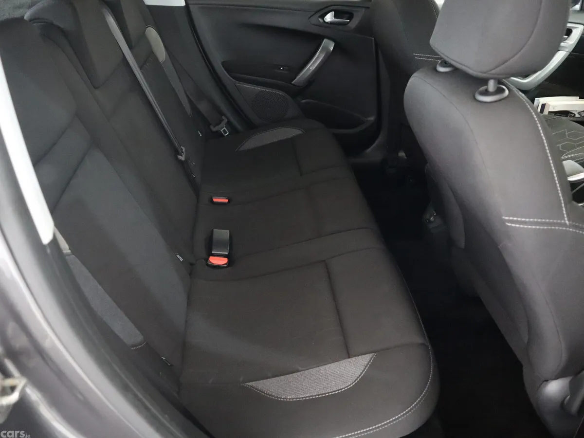 Peugeot 2008 SUV, Diesel, 2016, Grey