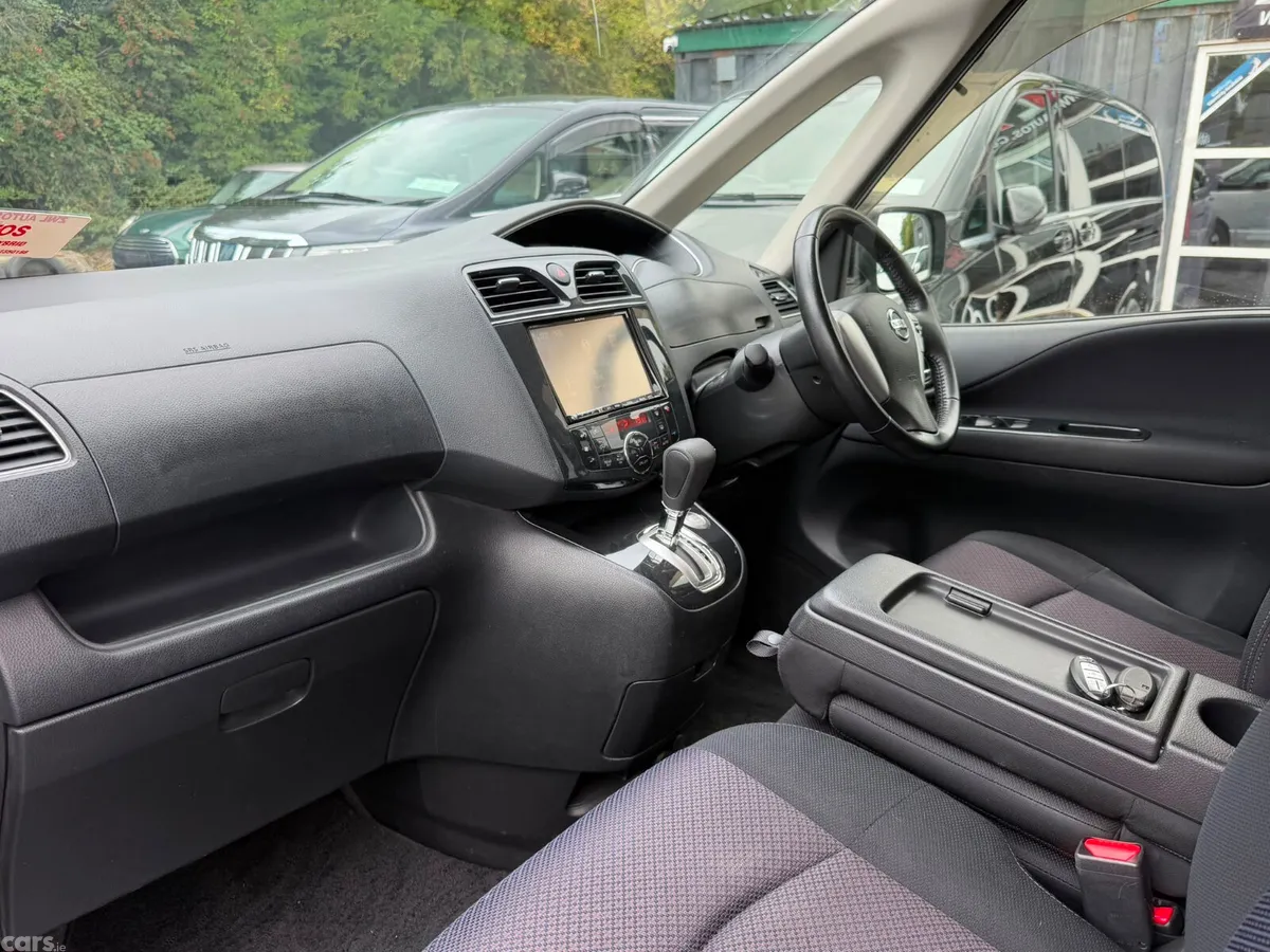 Nissan Serena MPV, Petrol Hybrid, 2013, Silver