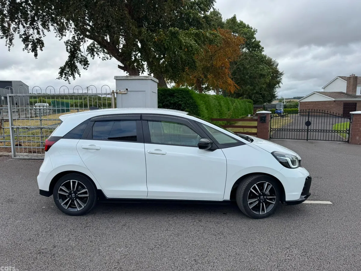 Honda Jazz Hatchback, Petrol Hybrid, 2024, White