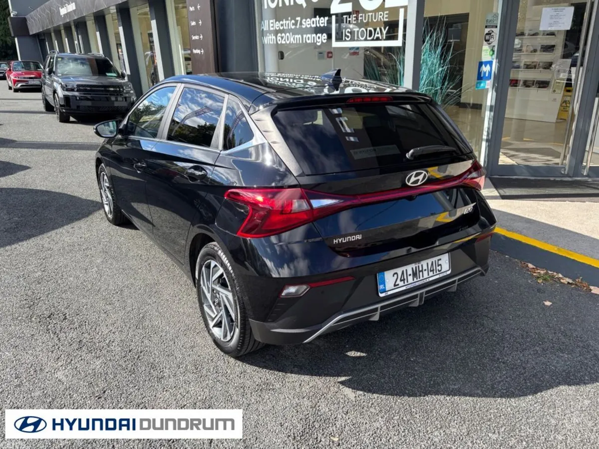 Hyundai i20 Hatchback, Petrol, 2024, Black