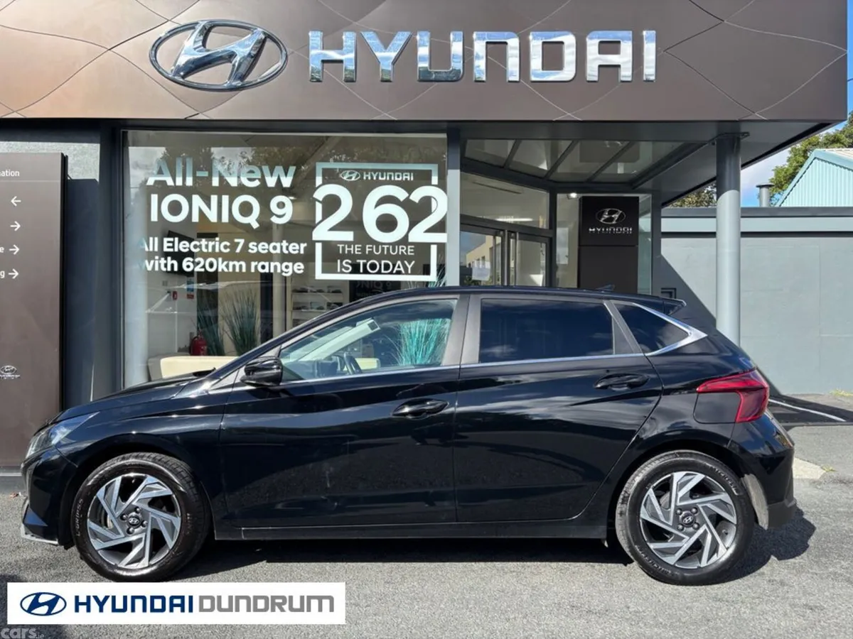 Hyundai i20 Hatchback, Petrol, 2024, Black