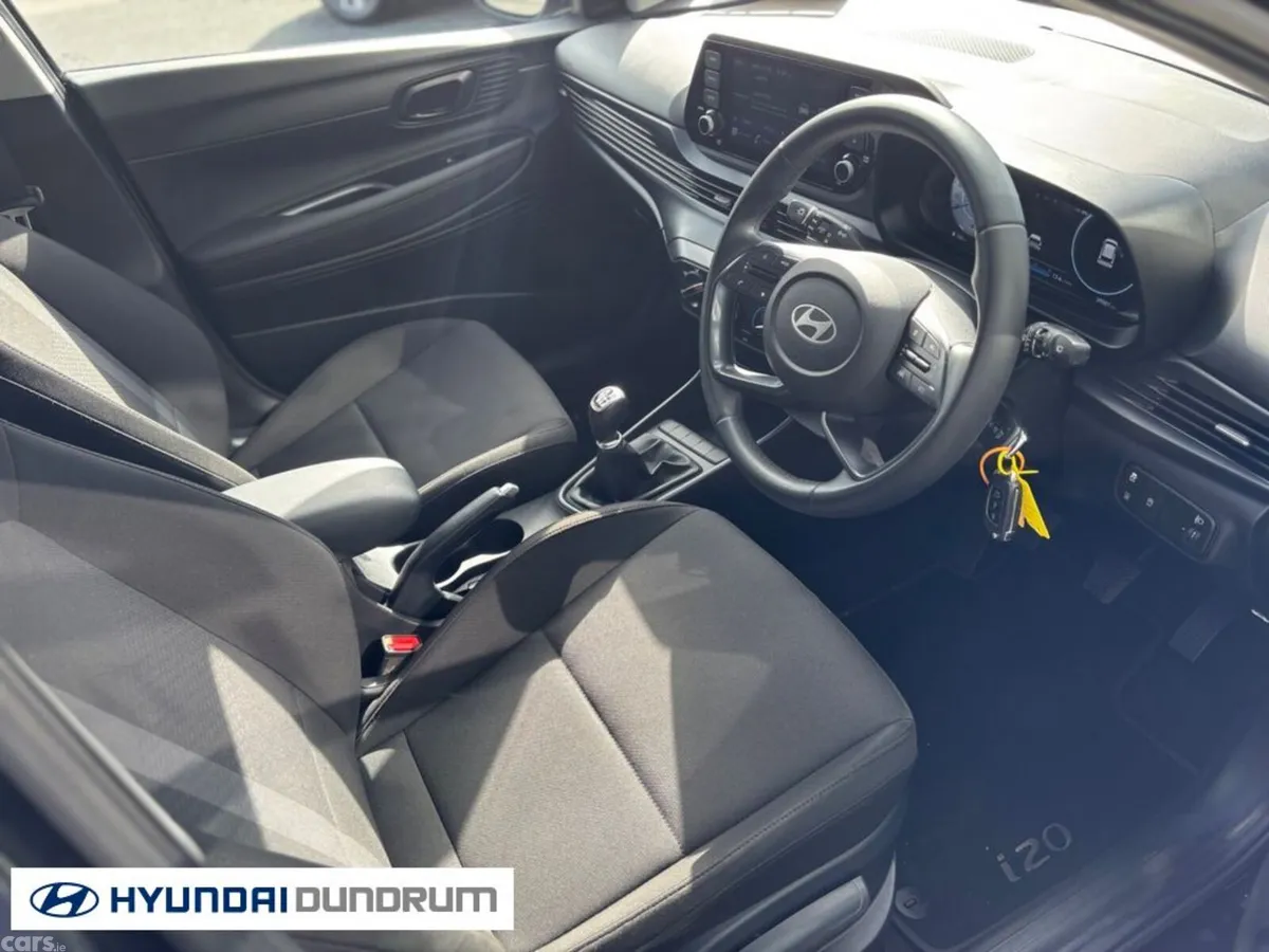Hyundai i20 Hatchback, Petrol, 2024, Black