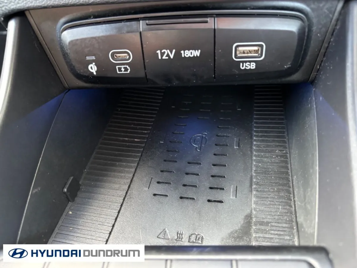 Hyundai i20 Hatchback, Petrol, 2024, Black
