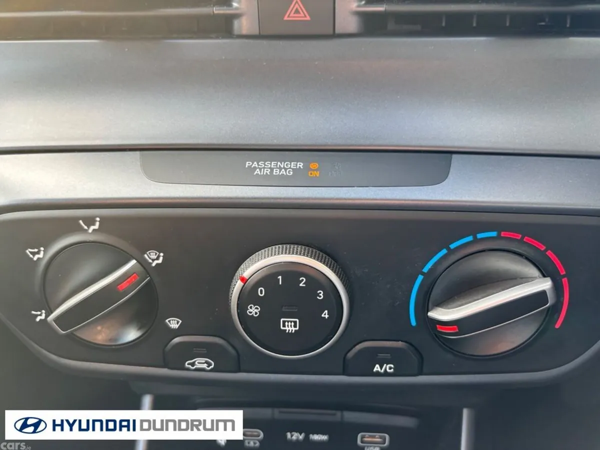 Hyundai i20 Hatchback, Petrol, 2024, Black