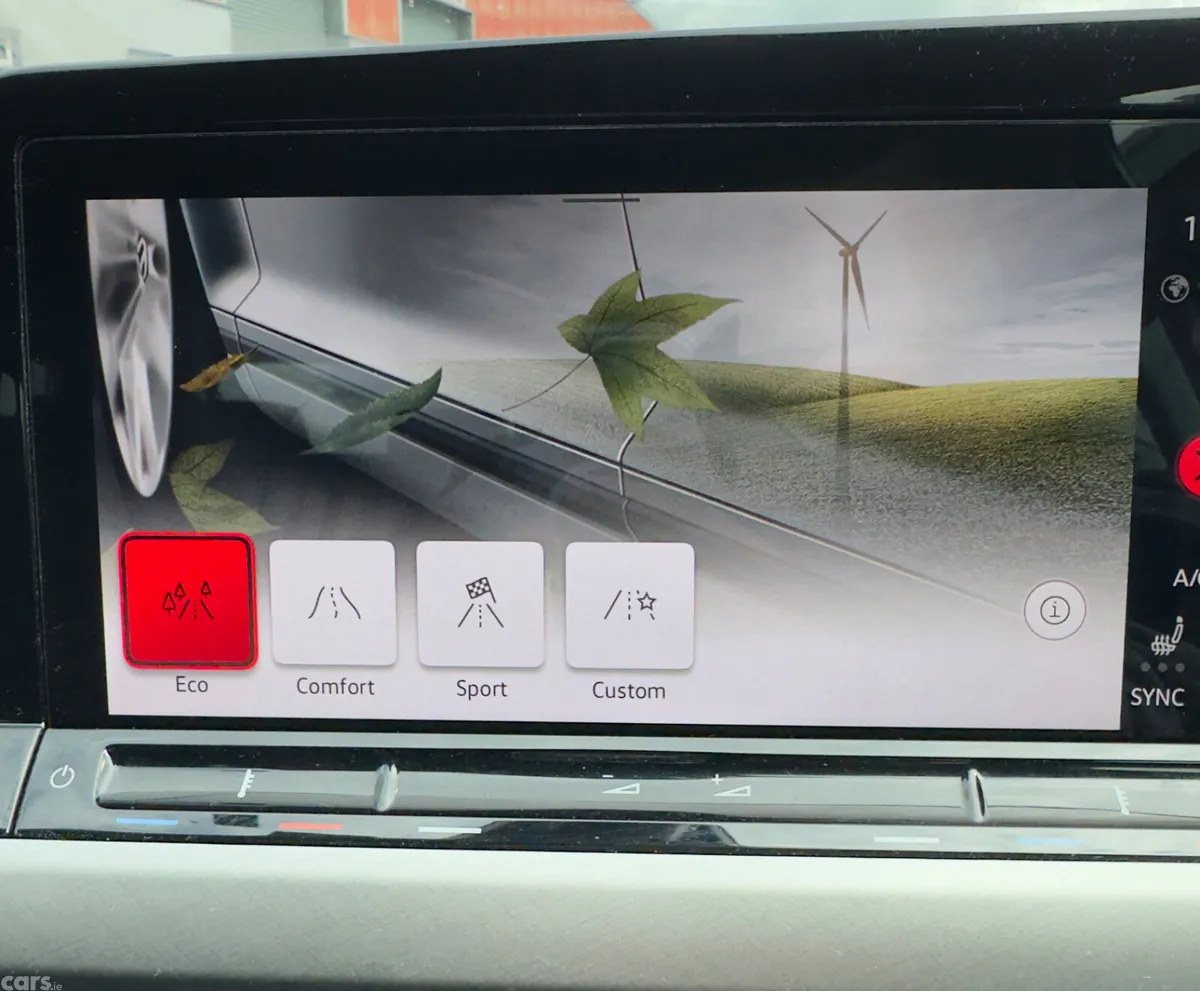 Volkswagen Golf Hatchback, Diesel, 2022, Red