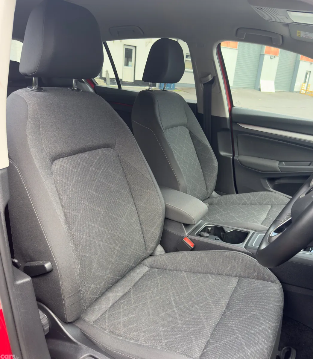 Volkswagen Golf Hatchback, Diesel, 2022, Red