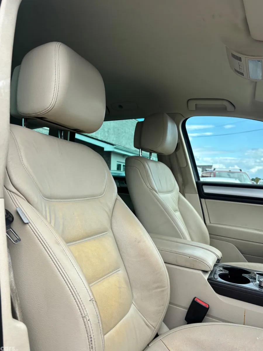 Volkswagen Touareg SUV, Diesel, 2016, Silver