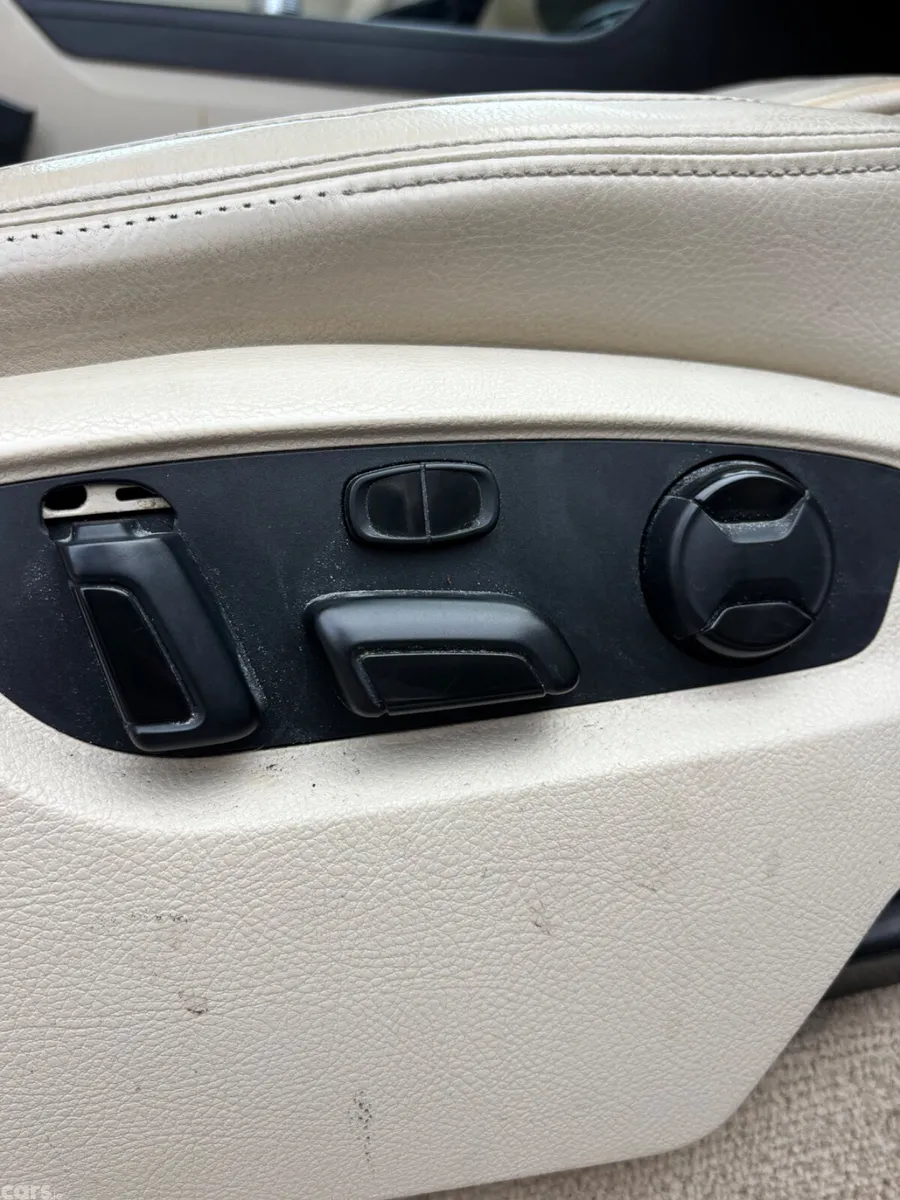 Volkswagen Touareg SUV, Diesel, 2016, Silver