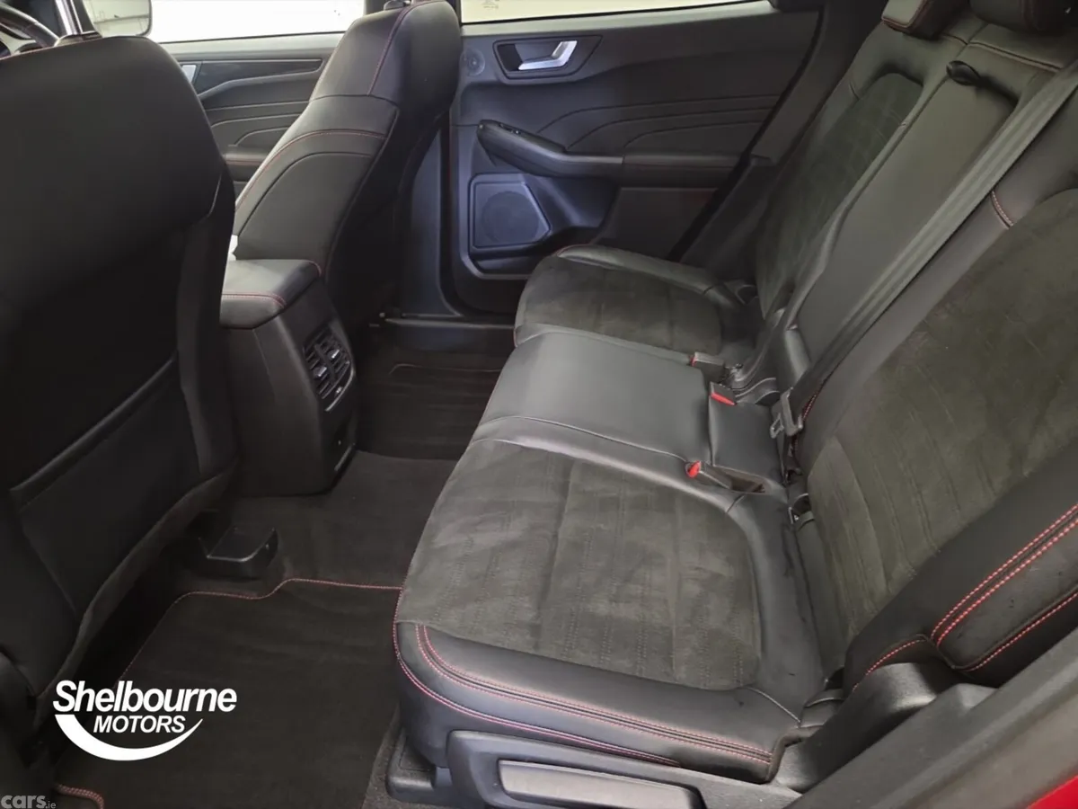 Ford Kuga Hatchback, Petrol, 2023, Red