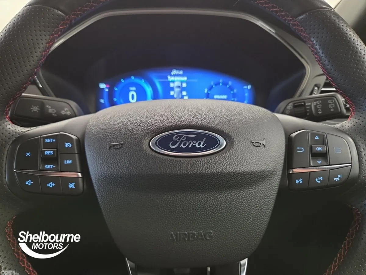 Ford Kuga Hatchback, Petrol, 2023, Red