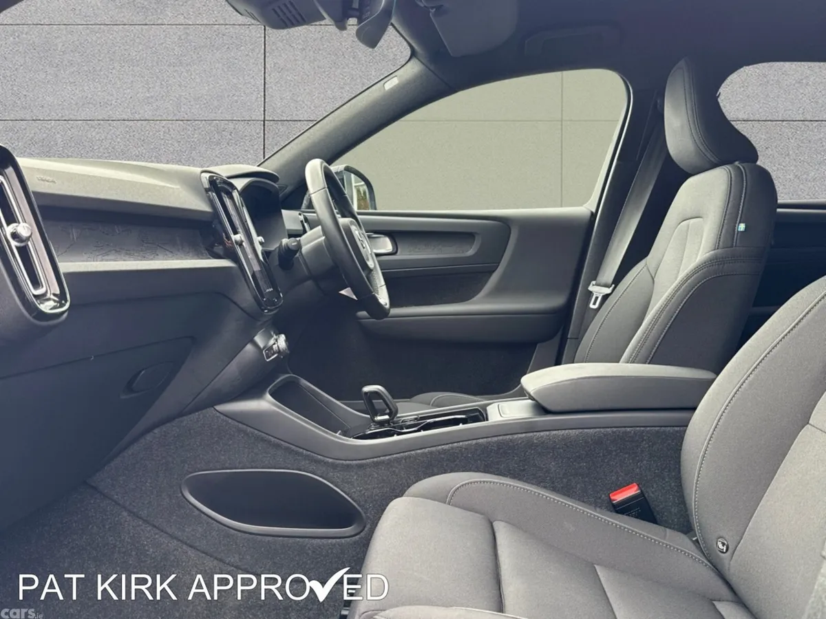 Volvo XC40 Estate, Electric, 2023, Blue