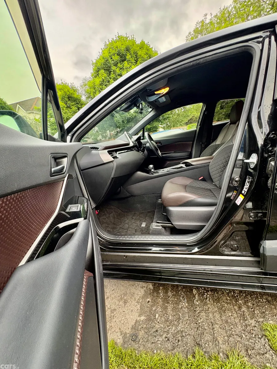 Toyota C-HR SUV, Petrol Hybrid, 2017, Black