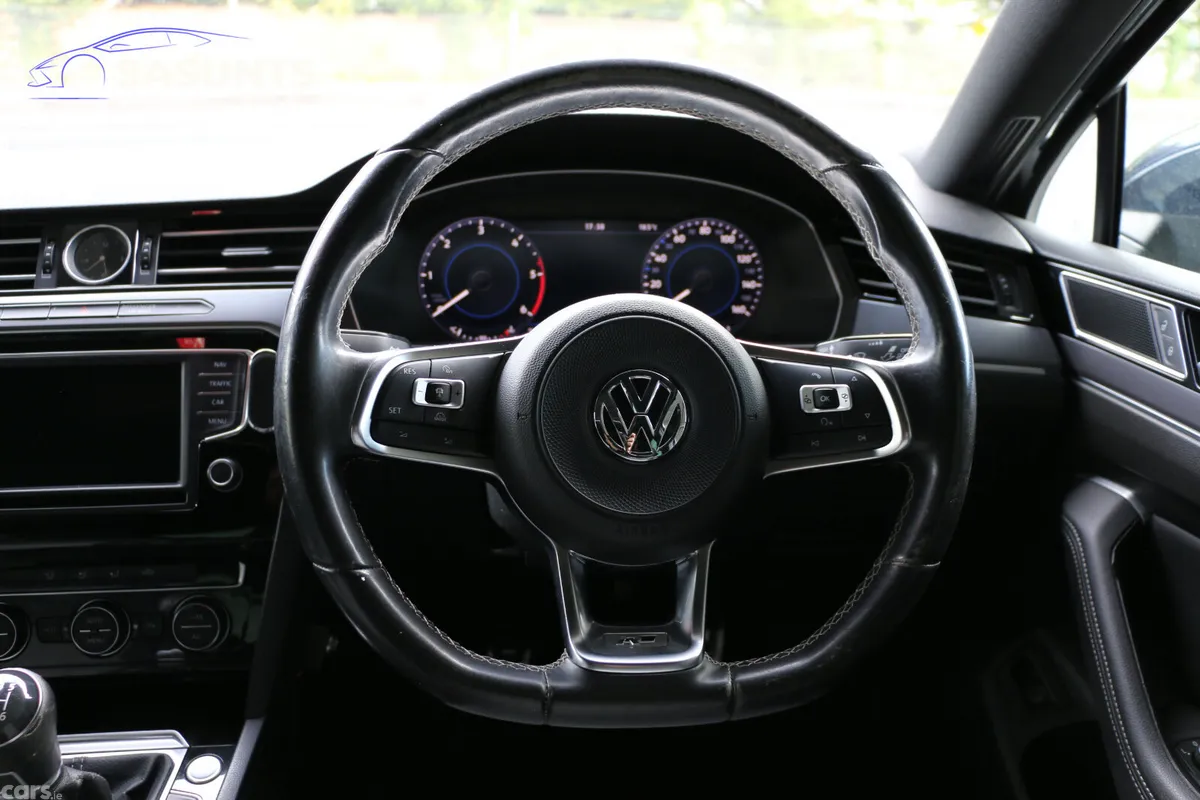 Volkswagen Passat Saloon, Diesel, 2016, Blue