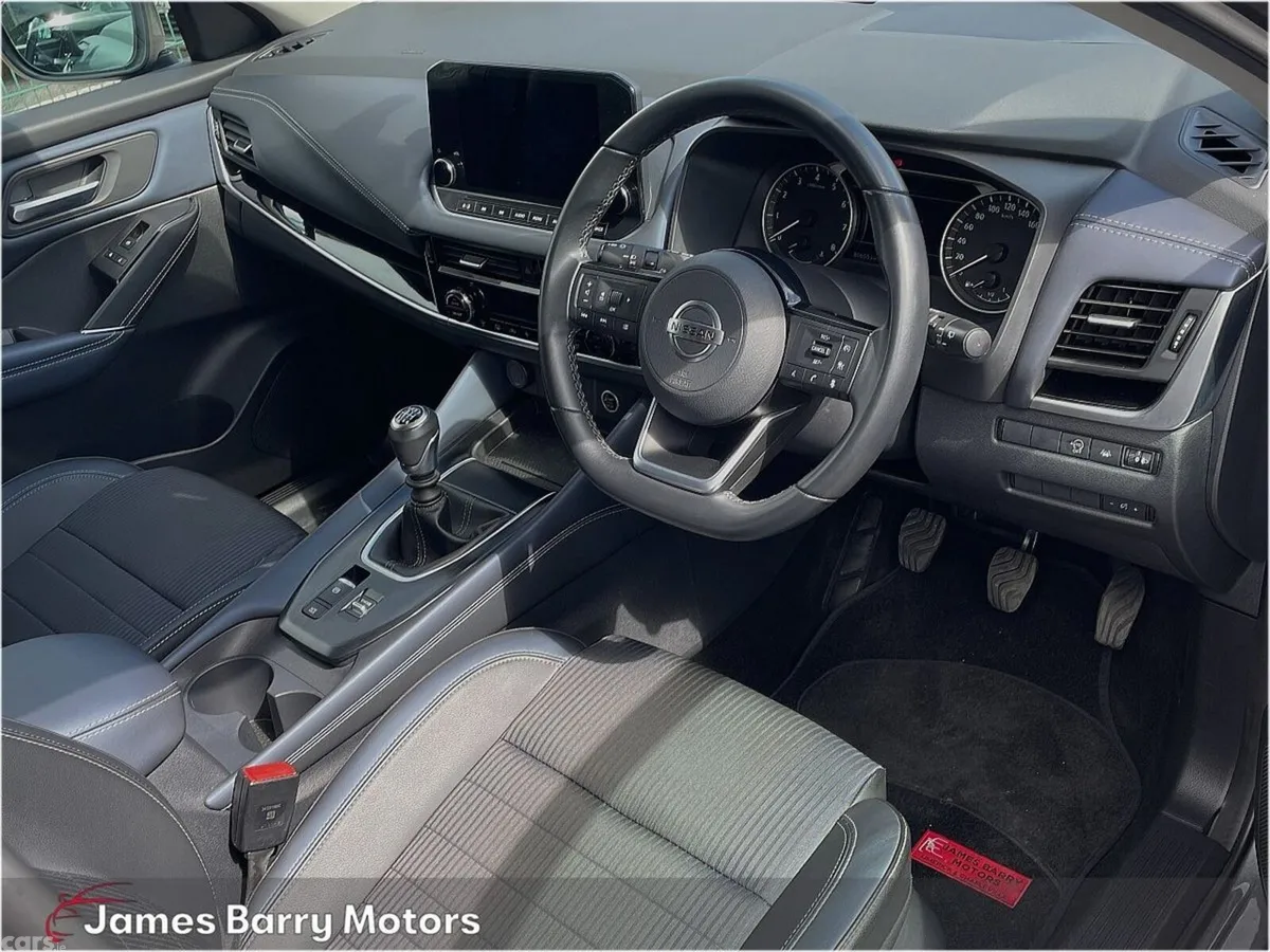 Nissan Qashqai MPV, Petrol, 2022, Grey