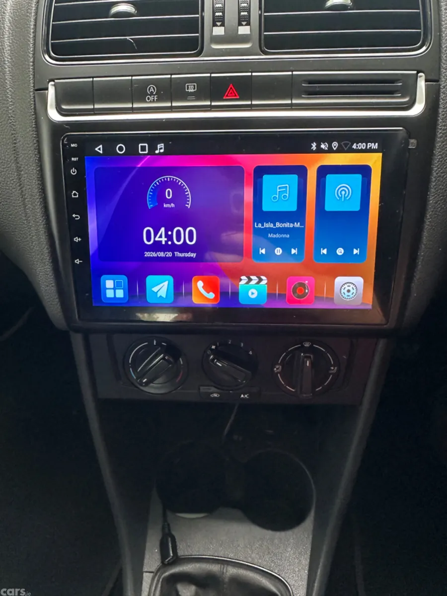 Volkswagen Polo Hatchback, Petrol, 2015, Red