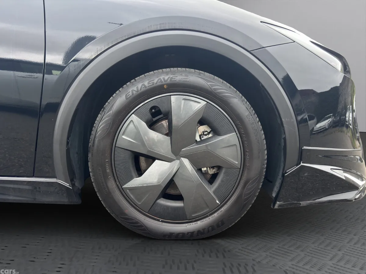 Toyota Prius Saloon, Petrol Hybrid, 2023, Black
